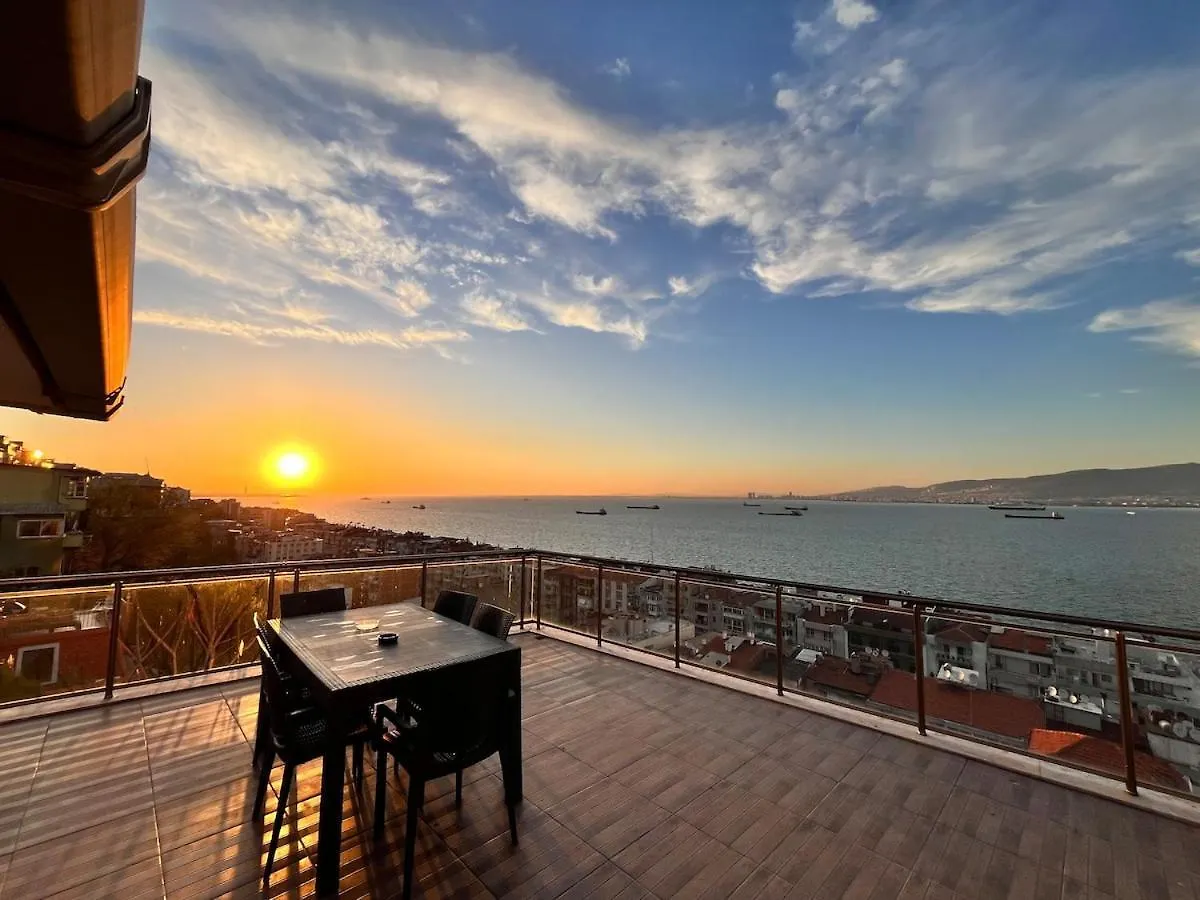 Stay In A House With Sea View In Historical Elevator Mansion Izmir