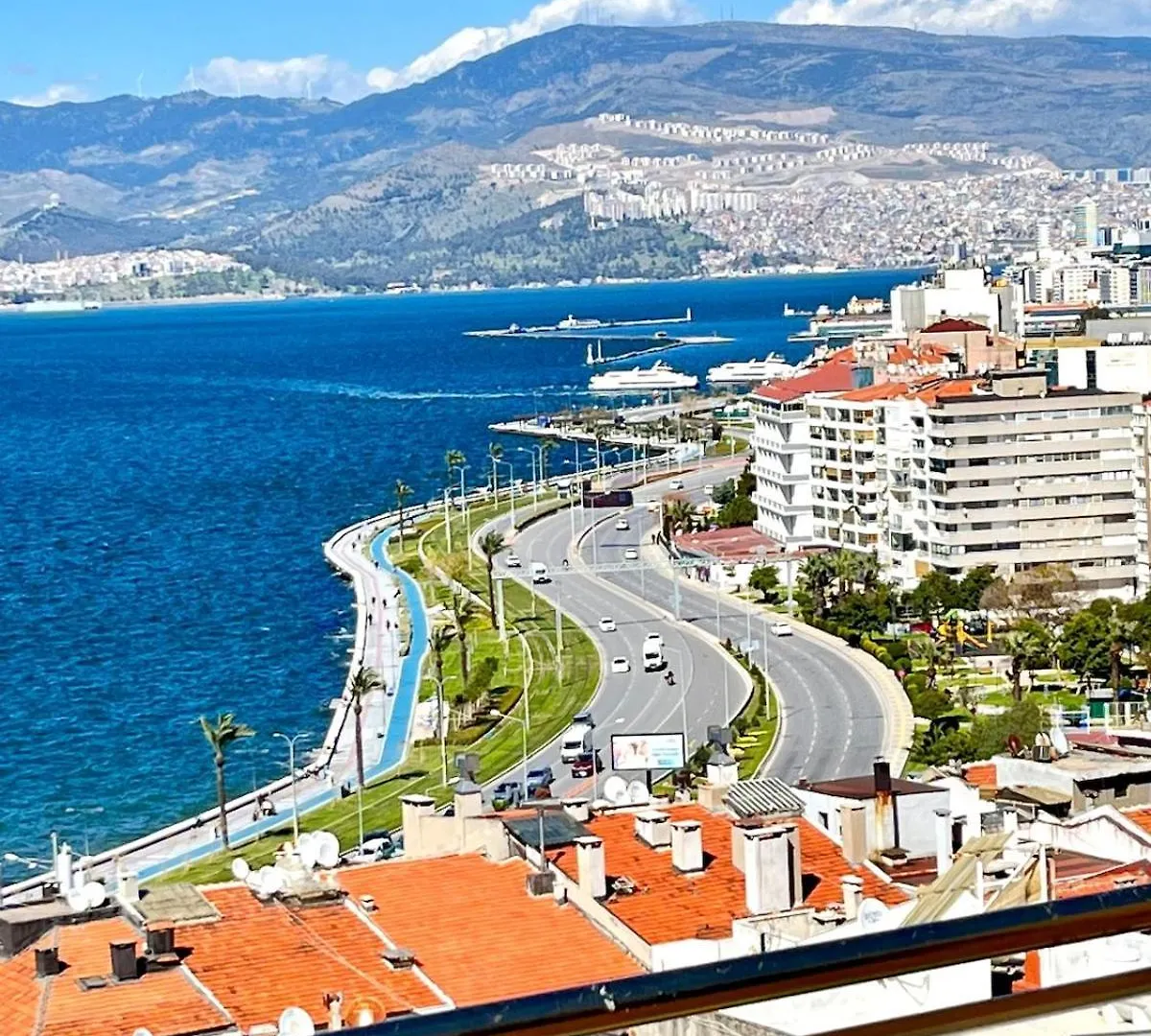 Stay In A House With Sea View In Historical Elevator Mansion Izmir 0*,
