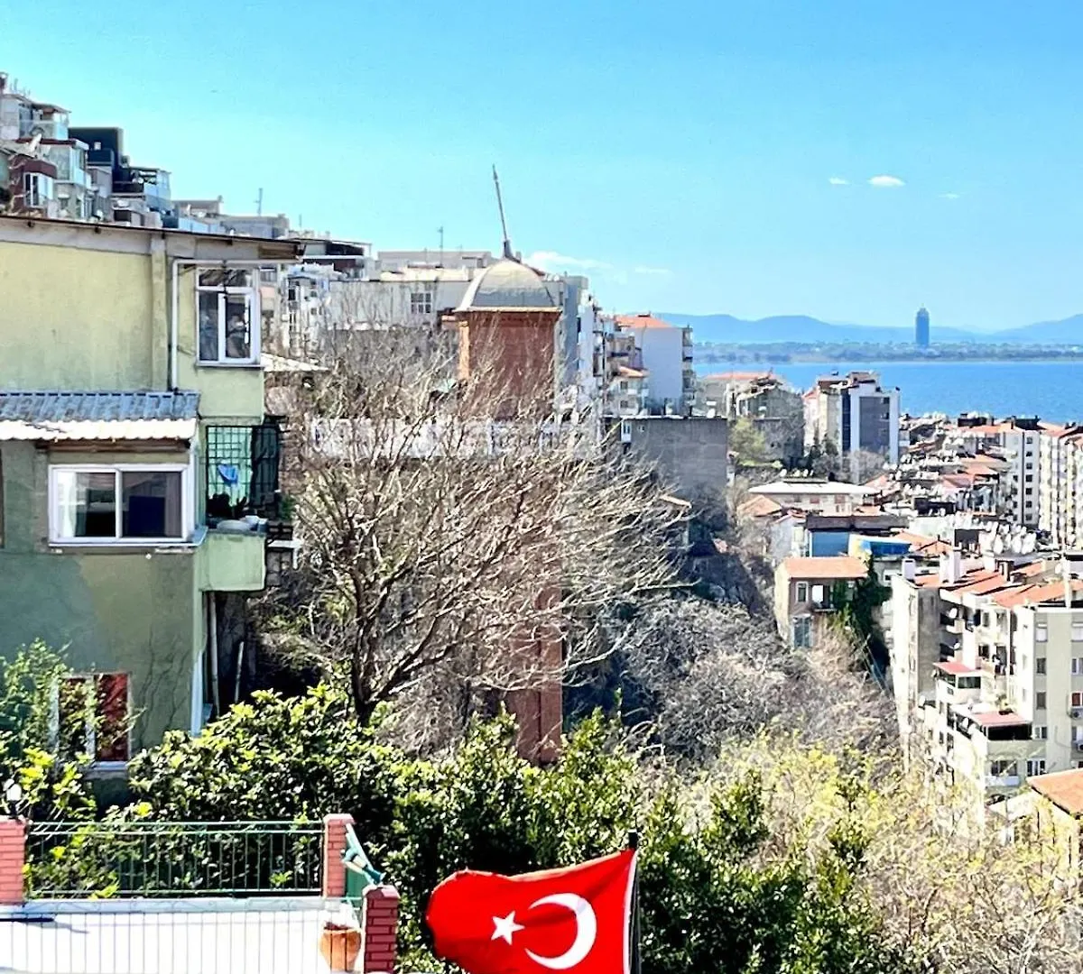 Stay In A House With Sea View In Historical Elevator Mansion Σμύρνη Διαμέρισμα
